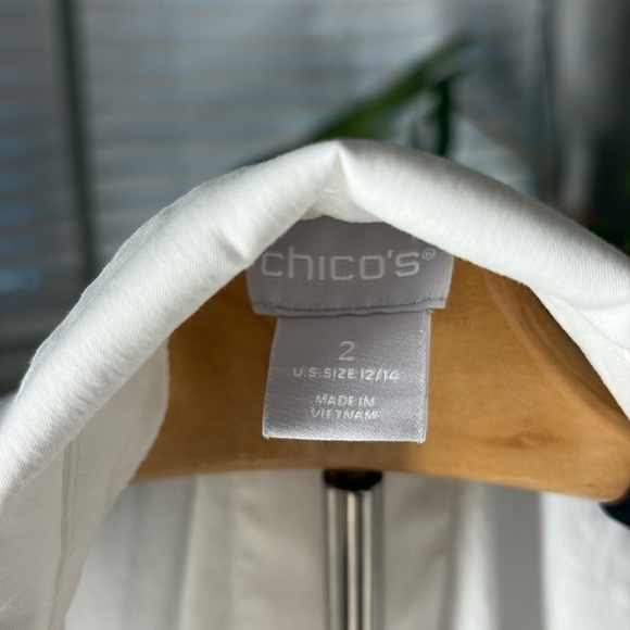 Chicos white tunic style top with lace up closure in front, NWOT, size 2. - Picture 5 of 7